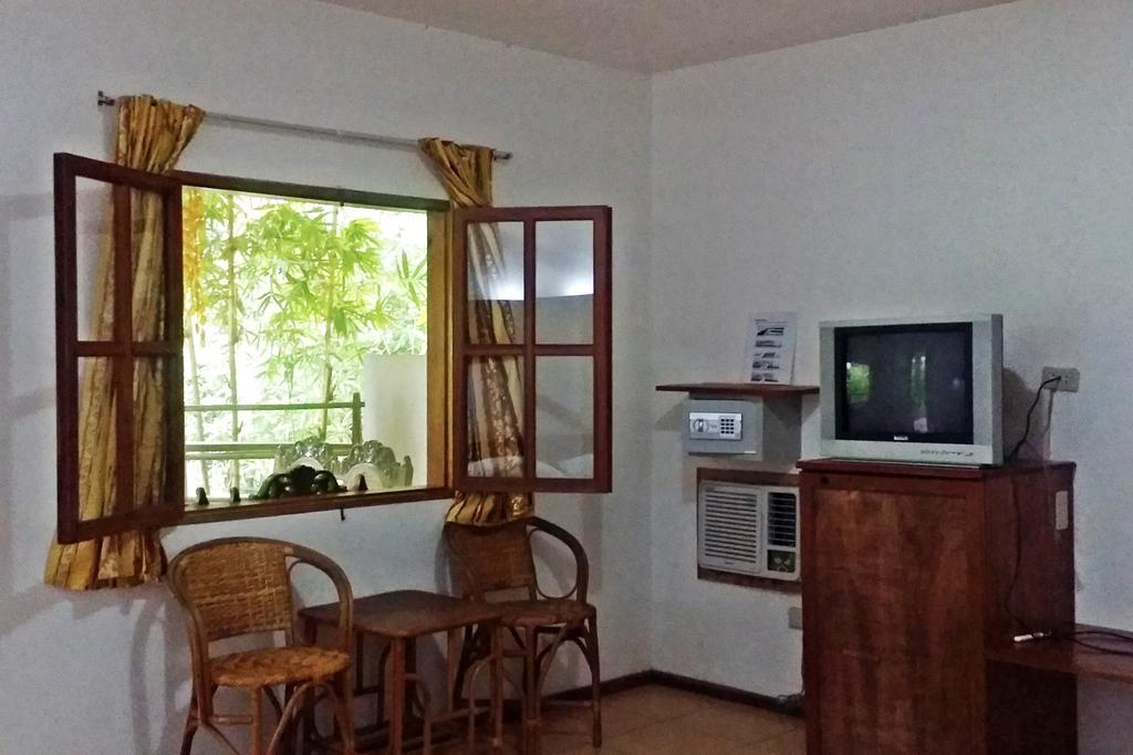 Bamboo Bungalows Resthouse Balabag  Phòng bức ảnh