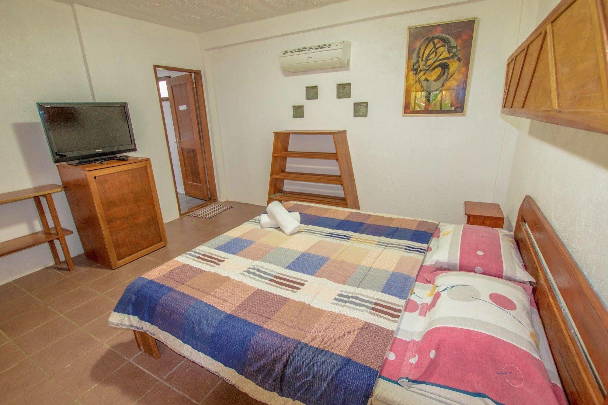 Bamboo Bungalows Resthouse Balabag  Ngoại thất bức ảnh