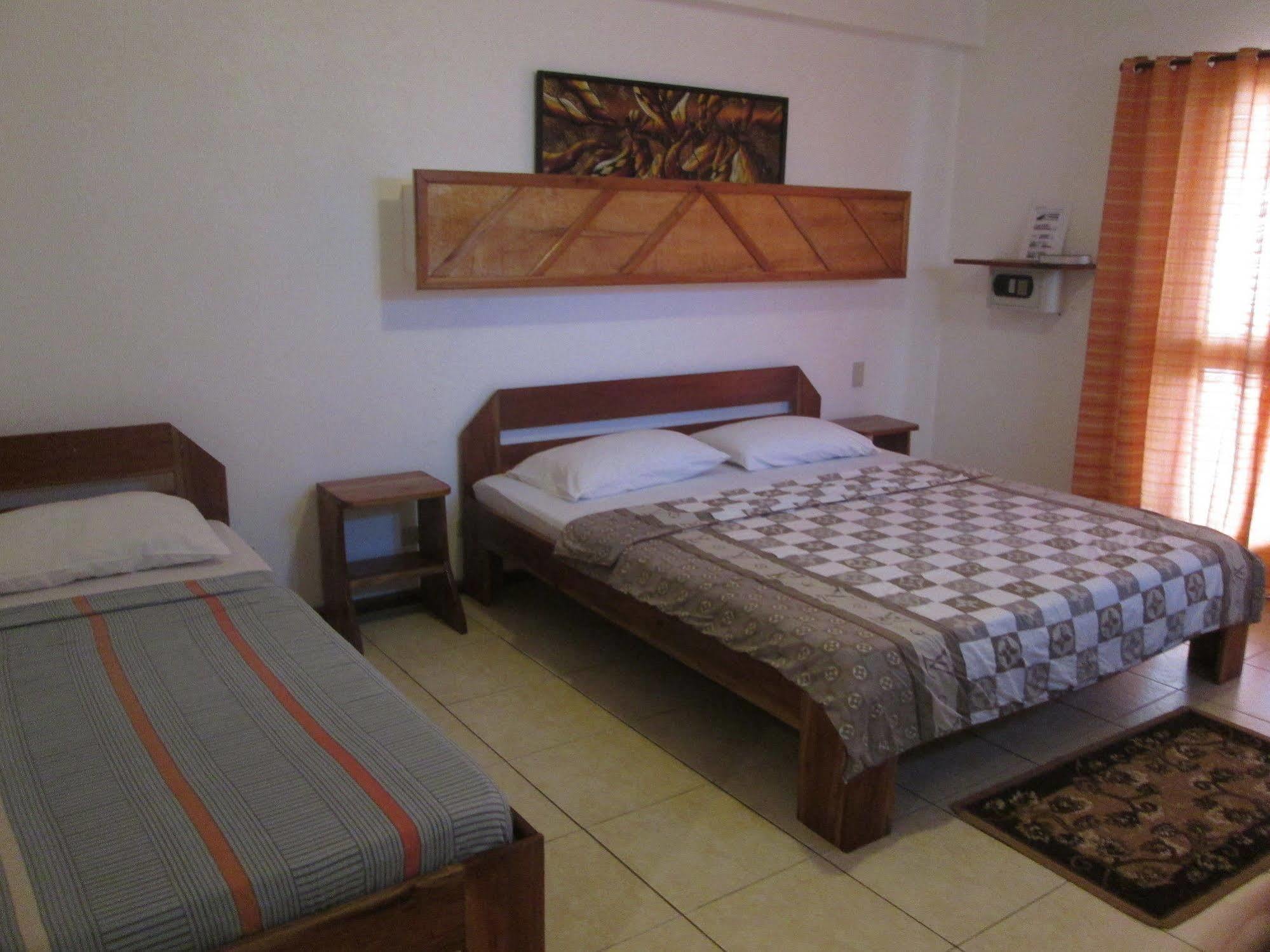 Bamboo Bungalows Resthouse Balabag  Ngoại thất bức ảnh