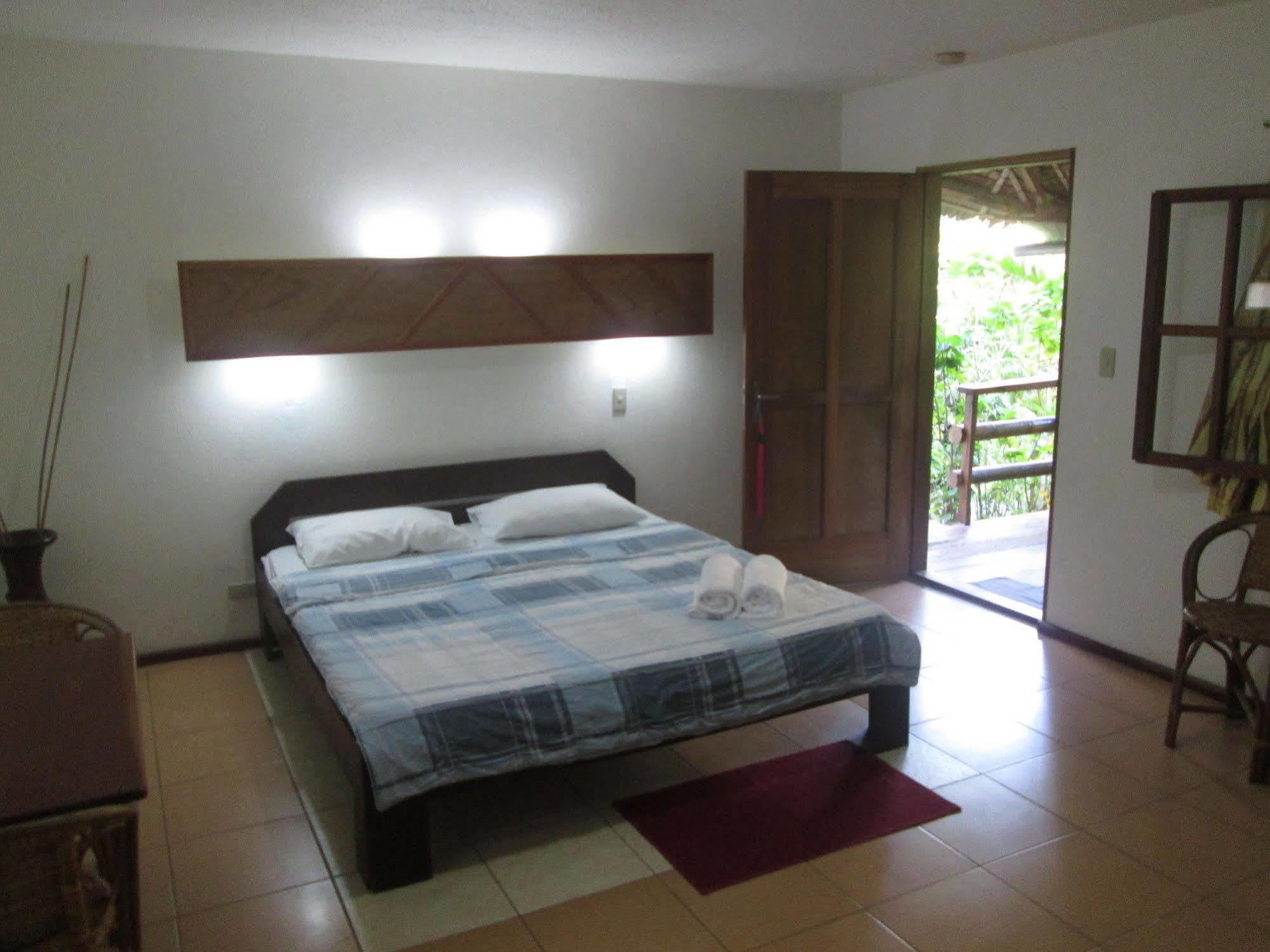 Bamboo Bungalows Resthouse Balabag  Ngoại thất bức ảnh