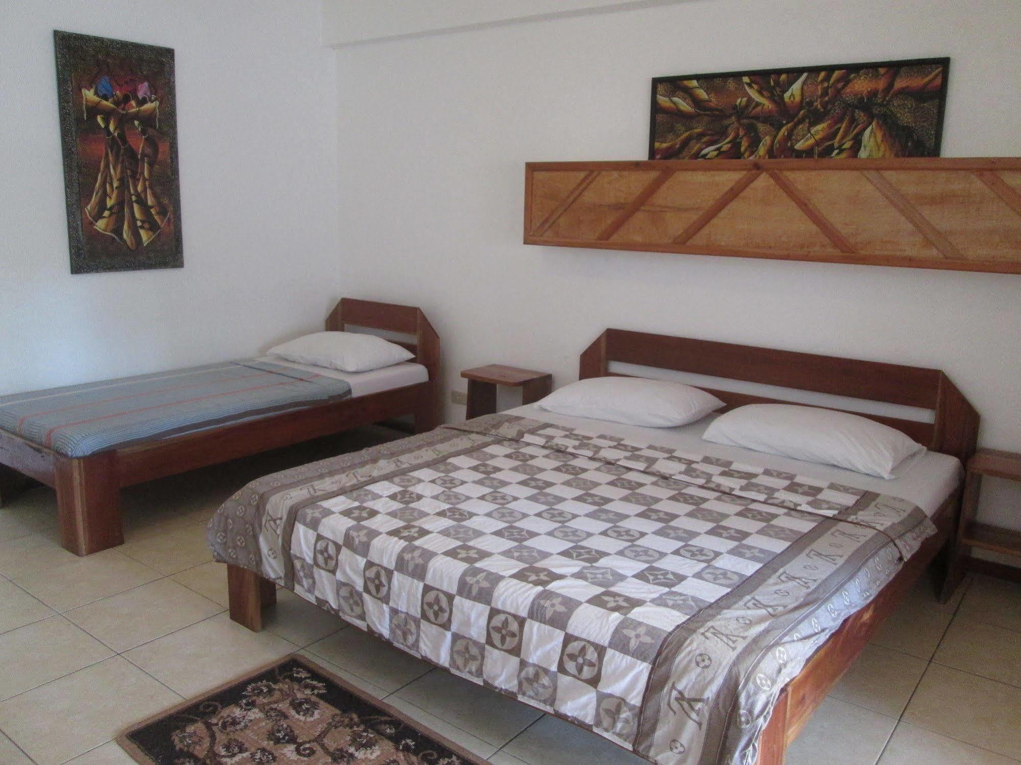 Bamboo Bungalows Resthouse Balabag  Ngoại thất bức ảnh