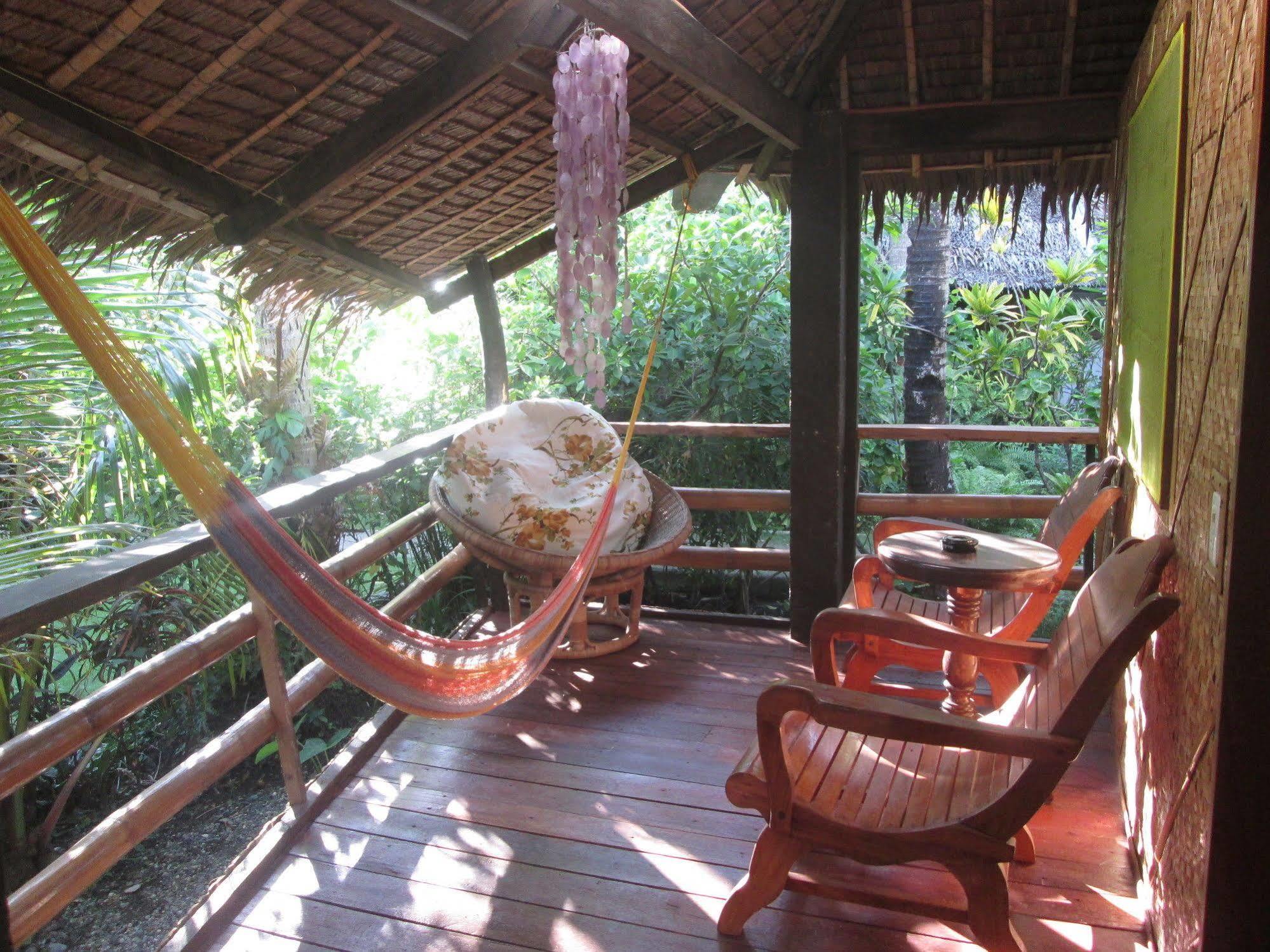 Bamboo Bungalows Resthouse Balabag  Ngoại thất bức ảnh