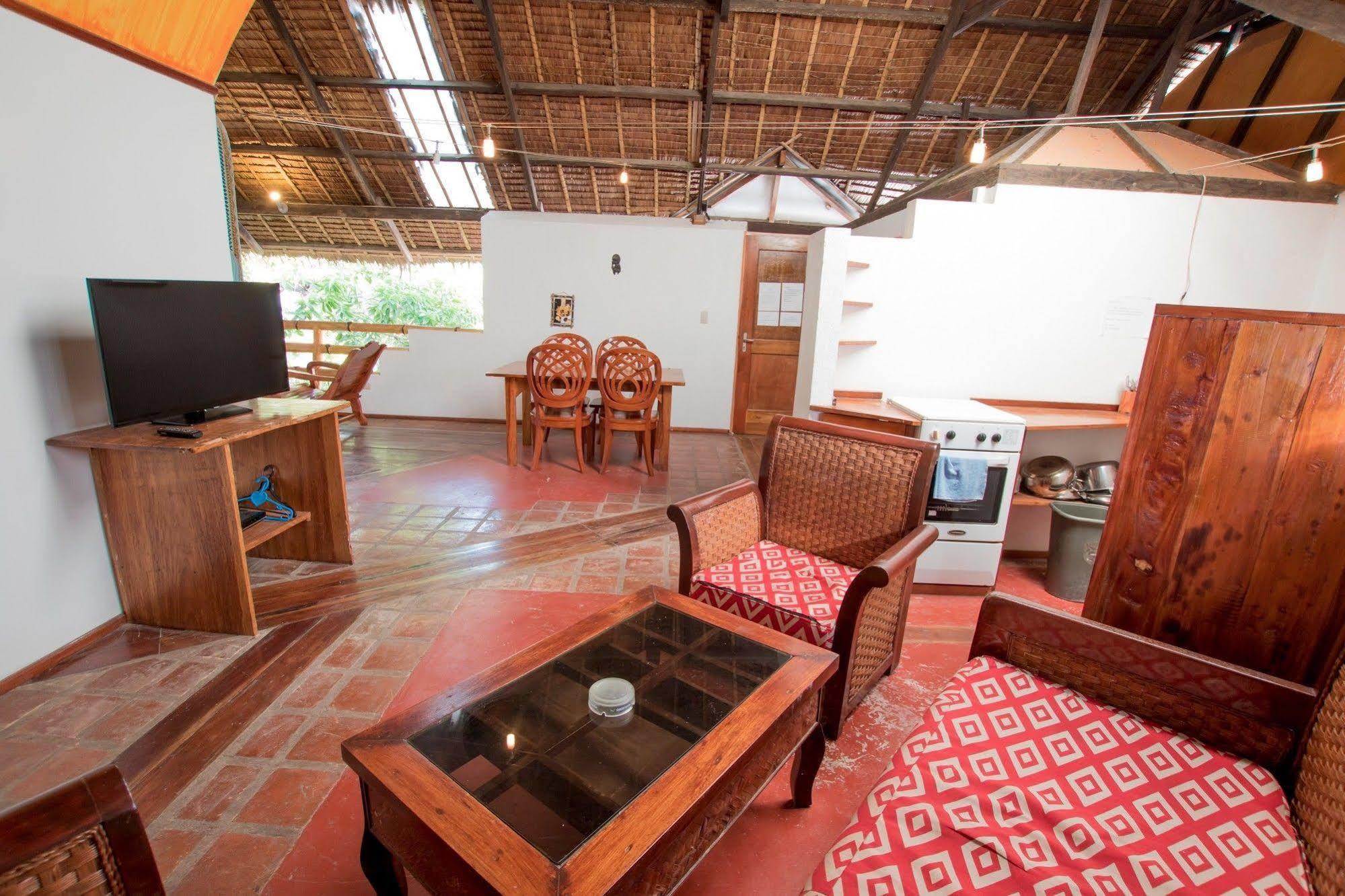 Bamboo Bungalows Resthouse Balabag  Ngoại thất bức ảnh